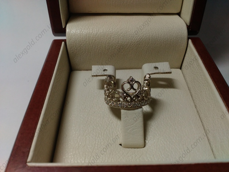 Красивое кольцо корона с камнями