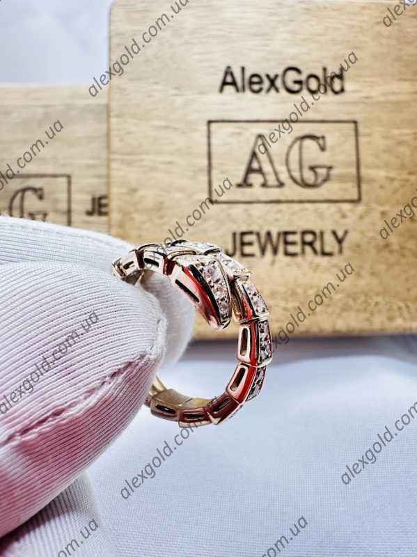 Кільце змія Bulgari золото 