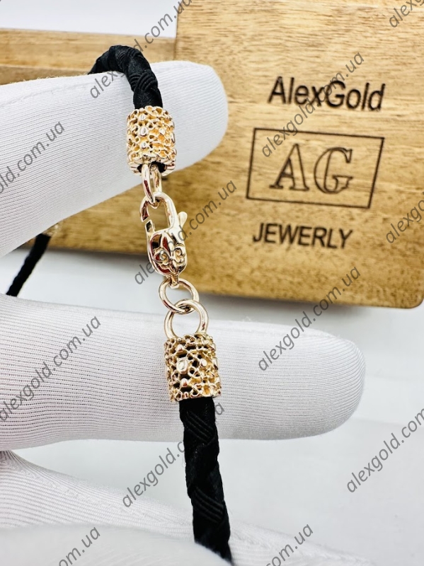Шнурок з золотоми вставками та камнями вага 13.3г Шнурок з золотоми вставками та камнями вага 13.3г