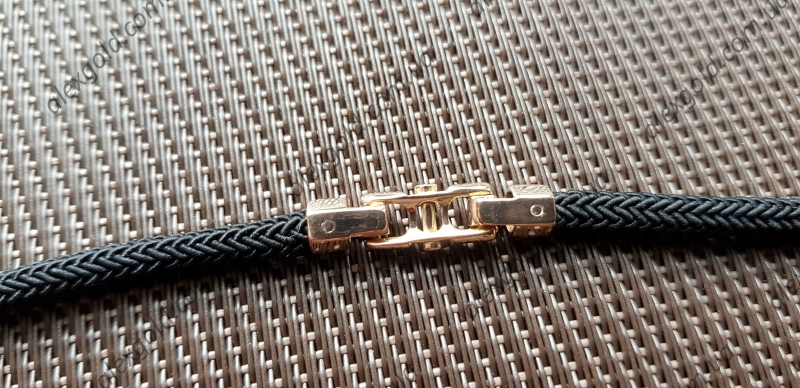 Шелковый шнурок с золотыми вставками замок Baraka диаметр 4 мм