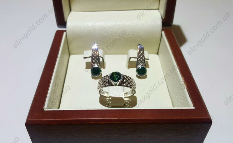 Женский комплект серьги и кольцо с камнями
